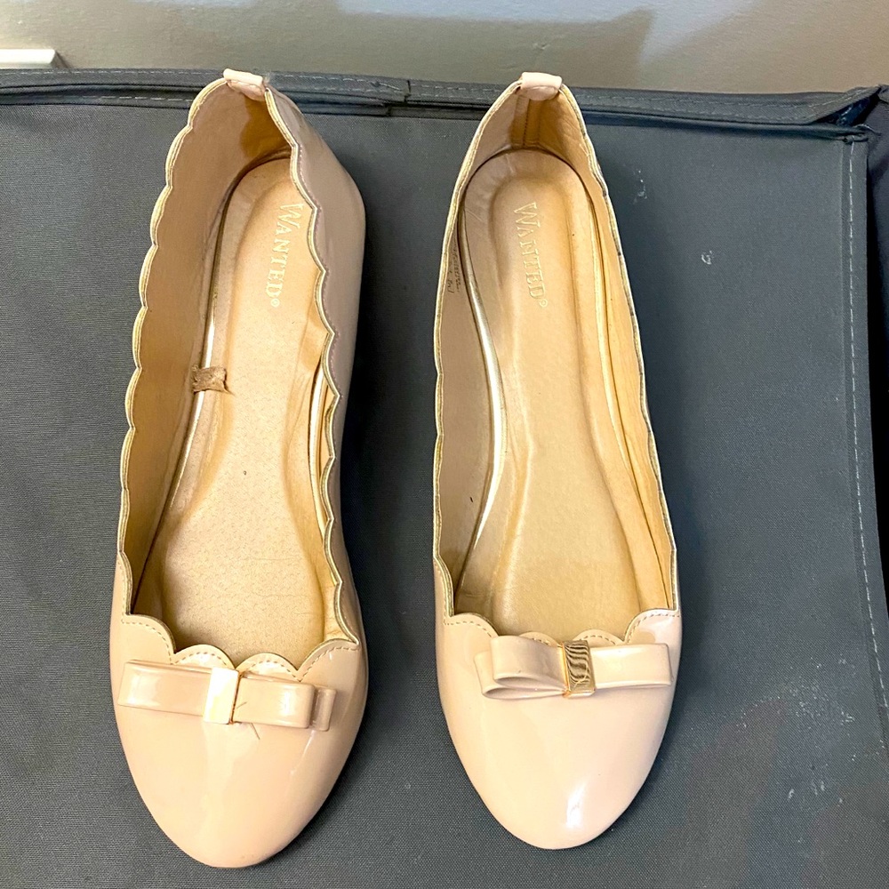 Cream ballerinas flats